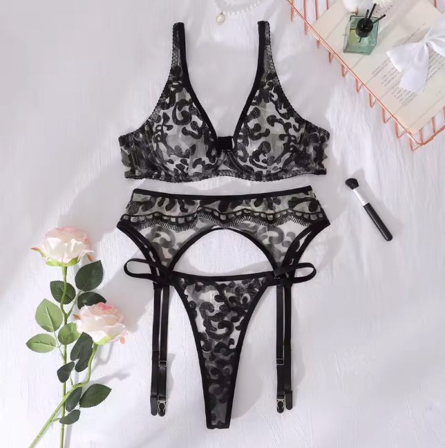 Velour Charm – trzyczęściowy komplet z pasem do pończoch