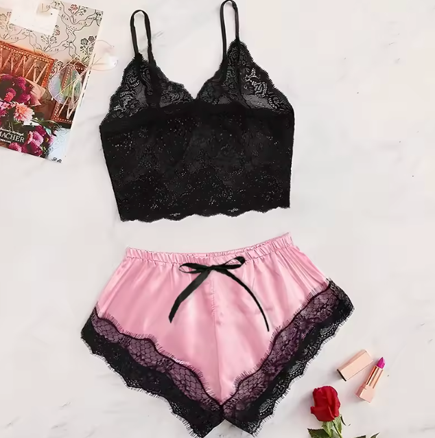 Lace Breeze – piżama z koronką i szortami