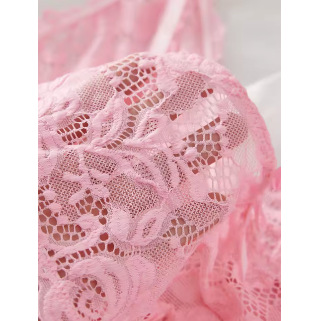 Pastel Charm – delikatny koronkowy komplet